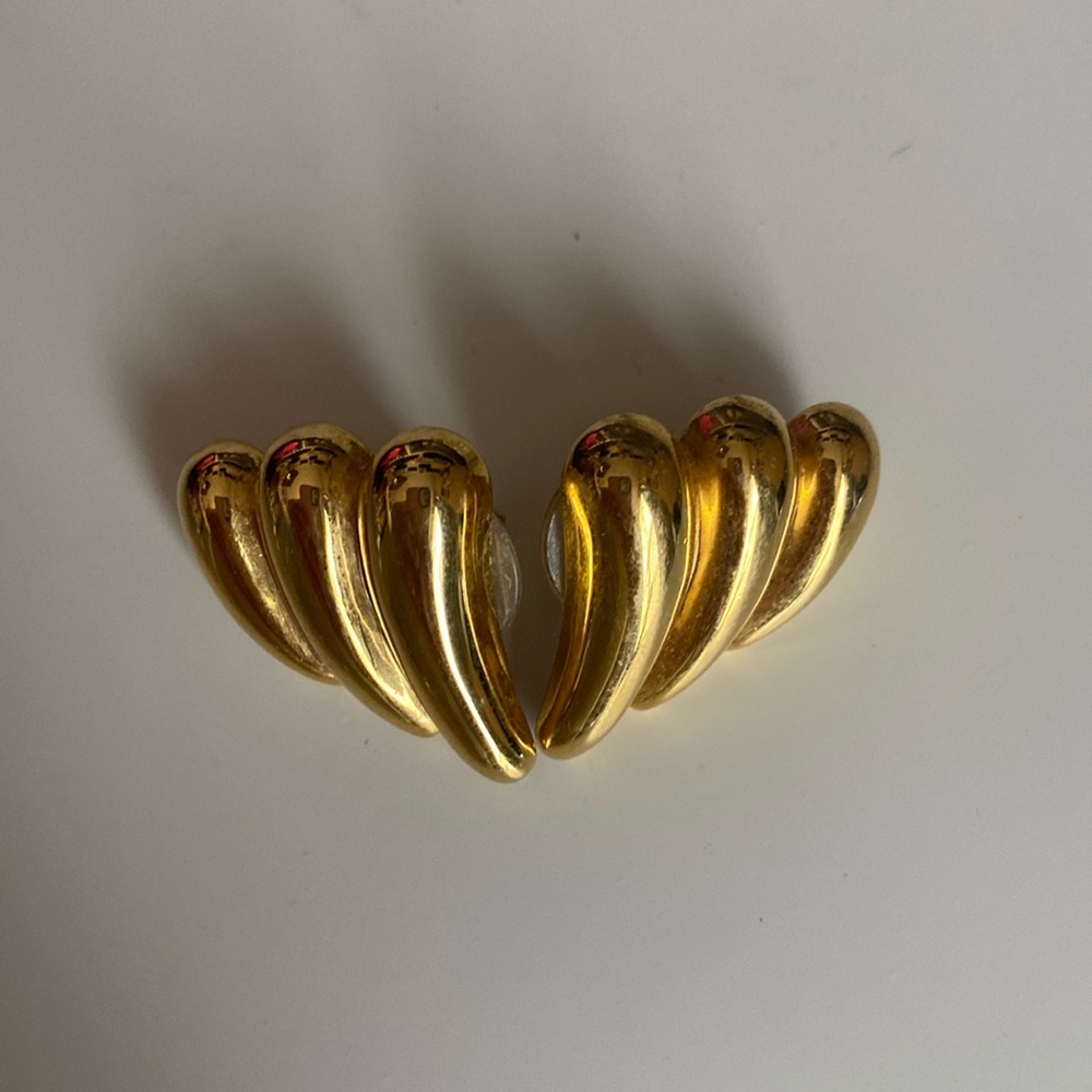 Monet Brand - Vintage 1980’s pierced earrings